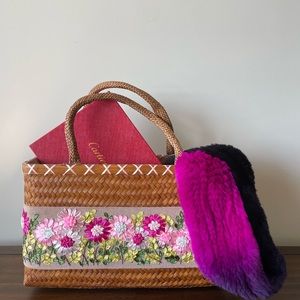 Silk embroidered daisy bag (large)